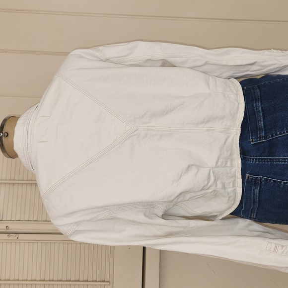 DENIM PLEATED CROPPED BUTTON UP BLOUSE - Picture 7 of 11